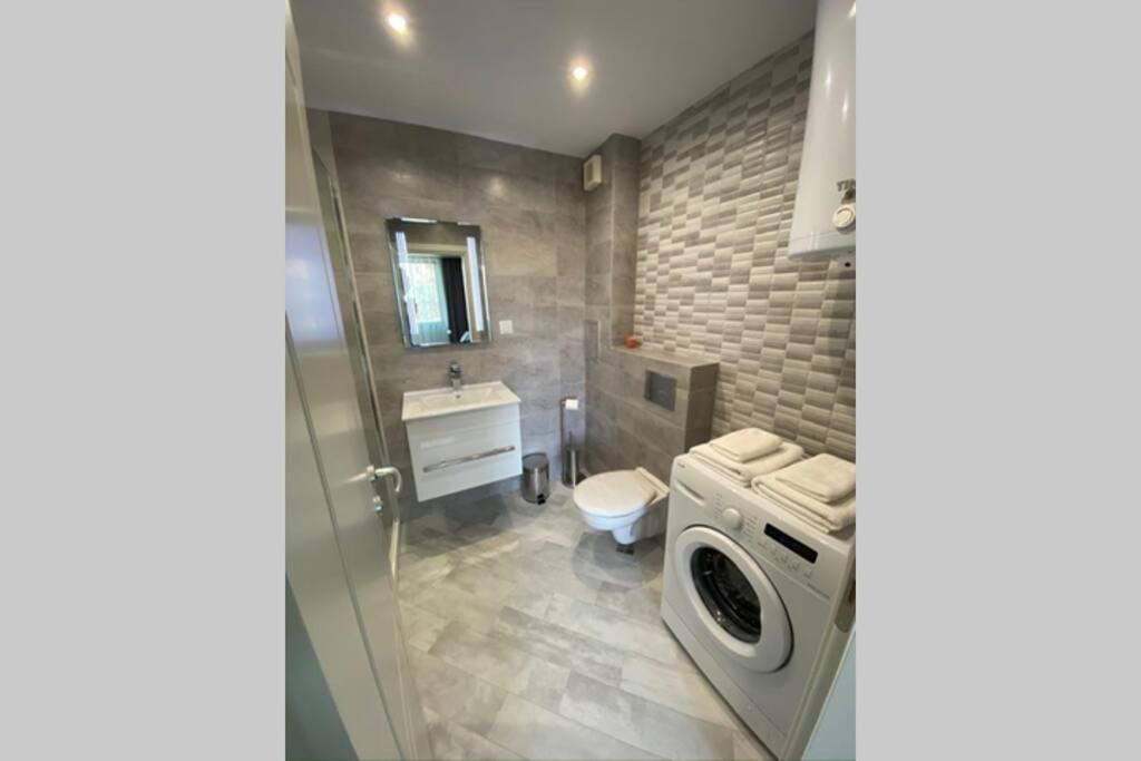 Lux 1Bd/1Ba City Center Apartment Blagoevgrad Ngoại thất bức ảnh